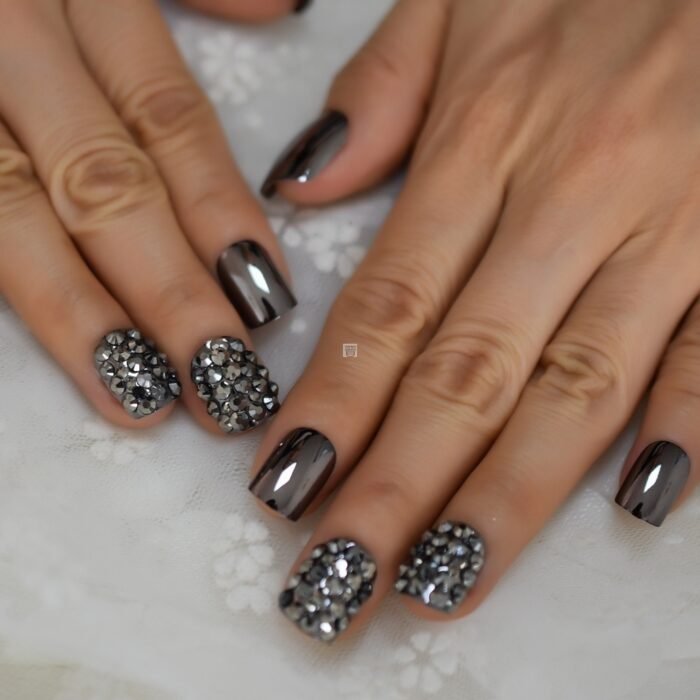 Metal False Nails for Women- Stylish Square Design - Image 3